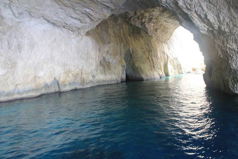 caves near monodendri